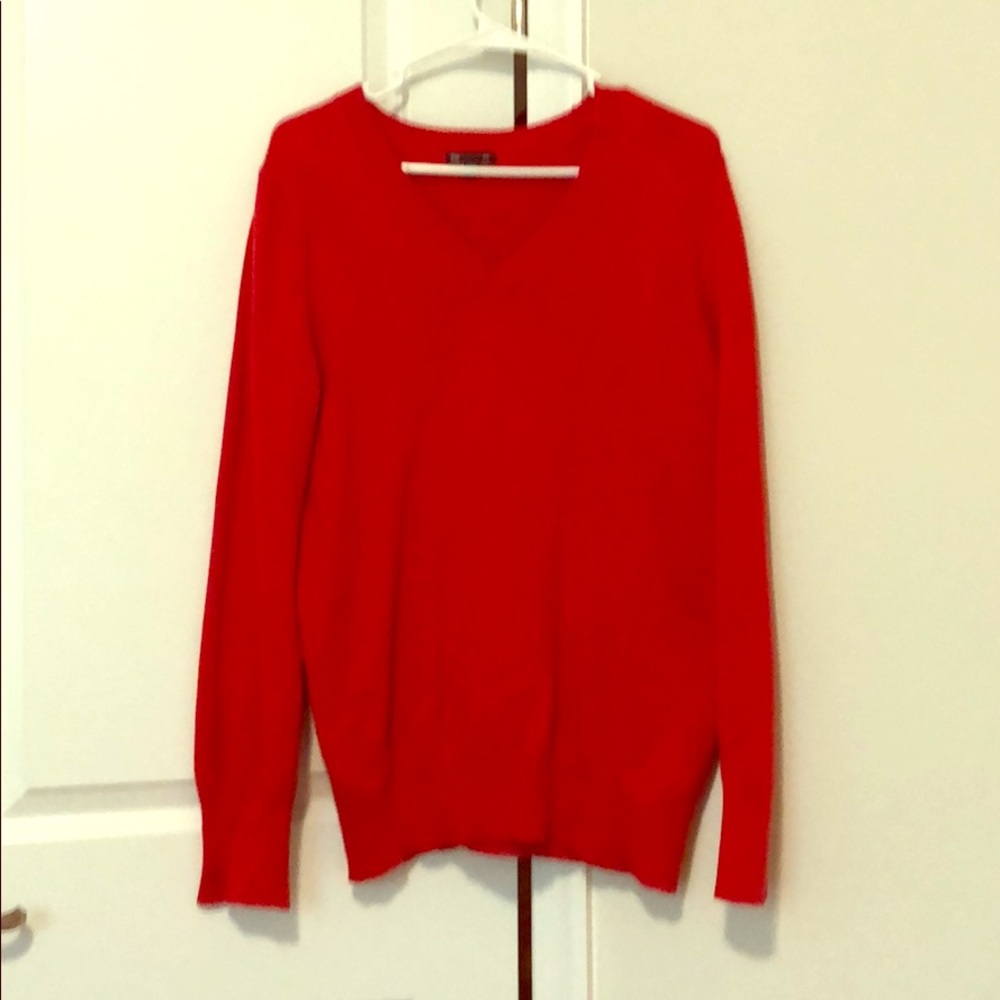 Gap sweater